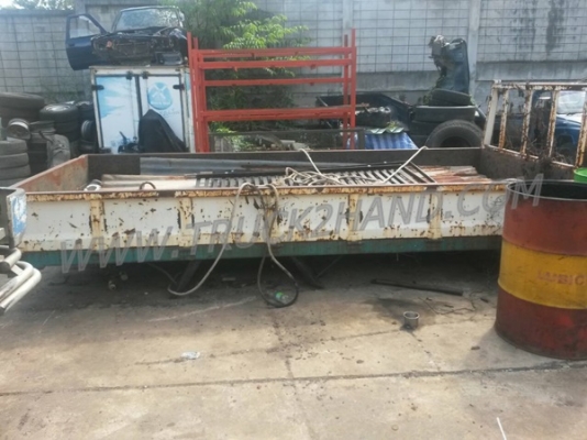 กระบะบรรทุก 6 ล้อ พิ้นเหล็กฝาข้างเหล็ก กระบะบรรทุก 6 ล้อ พิ้นเหล็กฝาข้างเหล็ก