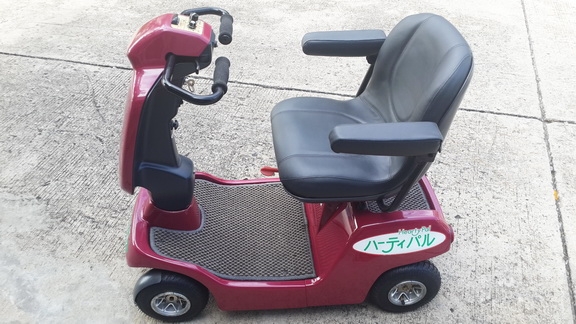 ขายรถไฟฟ้า 4 ล้อ สำหรับคนแก่หรือคนพิการ เพิ่งมาจากญี่ปุ่น