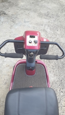 ขายรถไฟฟ้า 4 ล้อ สำหรับคนแก่หรือคนพิการ เพิ่งมาจากญี่ปุ่น