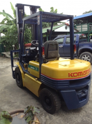 +++ ขายโฟล์คลิฟท์  KOMATSU  FD25-11  ขนาด  2.5  ตัน  เครื่องยนต์ดีเซล   เสา  4  เมตร  ฮิ้งค์โฟล์ค  เกียร์ธรรมดา  งา 1,070  มม.  ยางตัน ครับ  รถพร้อมใช้ ครับ