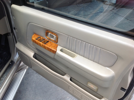 นิสสัน ไทยรุ่ง เอ๊กไซเตอร์ รถครอบครัว