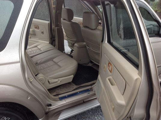 นิสสัน ไทยรุ่ง เอ๊กไซเตอร์ รถครอบครัว