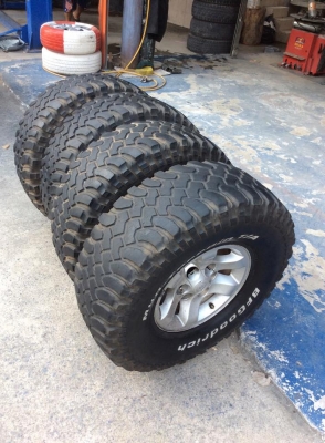 ขายยาง BF MUD 33-12.5-15 พร้อมล้อ แมก ไทเก้อ ถูกๆครับ ขายยาง BF MUD 33-12.5-15 พร้อมล้อ แมก ไทเก้อ ถูกๆครับ