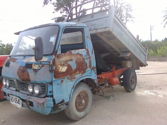 ขายรถบรรทุกดั้ม4ล้อใหญ่  สอบถามได้