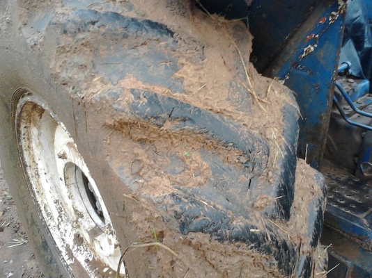 ขายด่วนรถไถFORD-6600T5มีเอกสารเป็นเล่มผาน6ผาน4ดันหน้า