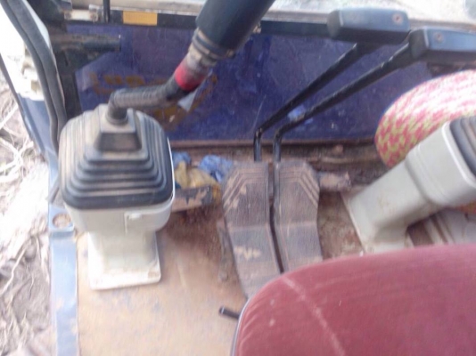 ***ขายแล้วครับขอบคุณ Truck2hand ขายแบคโฮ KOMATSU PC60-6 S.No.37555 ไฟฟ้าตัดบางจุด เครื่องเดิมปั้มเดิม เครื่อง KOMATSU-4D95L 55แรง 4สูบ เครื่องดี แน่นดี สตาร์ทติดง่าย แรงดี ปั้มดี แรง ทำงานดี เร็ว บูมอาร์มสวยไม่ปะไม่ดาม ไม่มีร้าว บุ้งกี๋ดีไม่ผุ ยังหนา เอวด