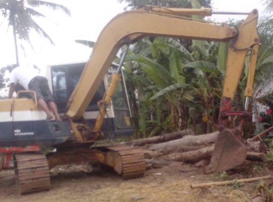 ***ขายแล้วครับขอบคุณ Truck2hand ขายแบคโฮ KOMATSU PC60-6 S.No.37555 ไฟฟ้าตัดบางจุด เครื่องเดิมปั้มเดิม เครื่อง KOMATSU-4D95L 55แรง 4สูบ เครื่องดี แน่นดี สตาร์ทติดง่าย แรงดี ปั้มดี แรง ทำงานดี เร็ว บูมอาร์มสวยไม่ปะไม่ดาม ไม่มีร้าว บุ้งกี๋ดีไม่ผุ ยังหนา เอวด