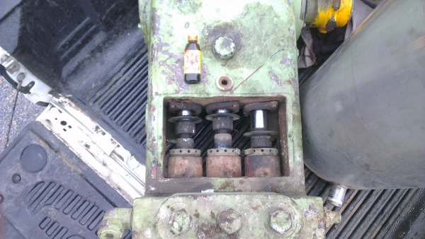 Sell> ขายปั้มฉีดน้ำแรงดันสูง แบบ 3 สูบ ตัวใหญ่ครับ ของญี่ปุ่น หน้าตาไม่สวยแต่ข้างในยังแจ๋วน่ะครับ