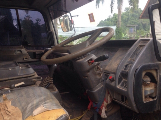 ขายรถ10ล้อดั้มพ์ HINO FM3MNLD เครื่อง P11C 320 แรงม้า เกียร์ธรรมดา สโลกลาง สนใจโทร 081-970-1072