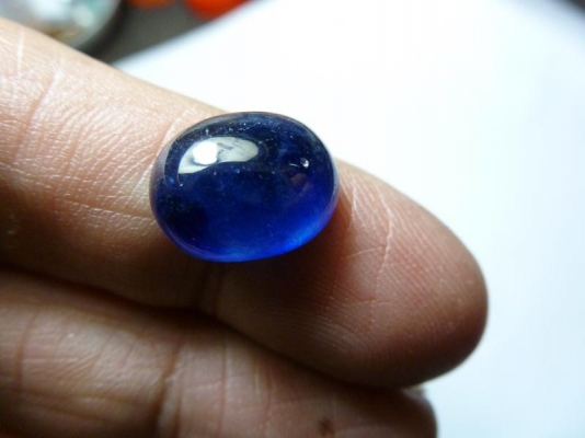 หัวพลอยไพลินหลังเบี้ยแท้