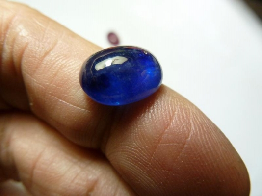 หัวพลอยไพลินหลังเบี้ยแท้