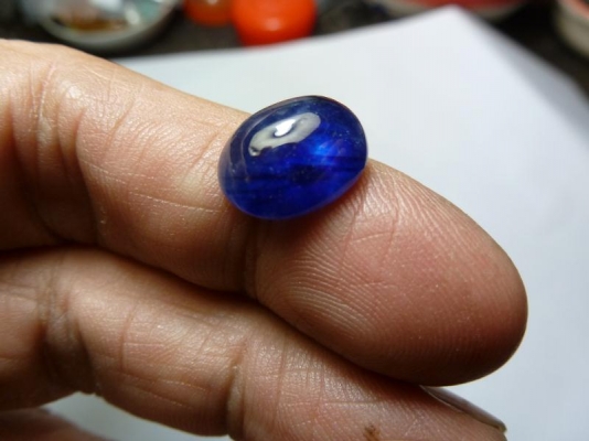 หัวพลอยไพลินหลังเบี้ยแท้