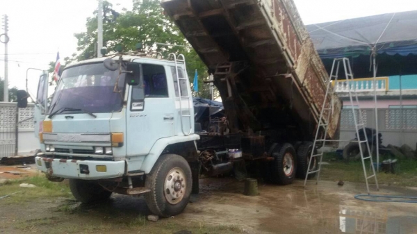 -ISUZU-10ล้อดั้ม2เพลาเครื่อง240.ครัชซีสวย.เครื่องเเน่น.-920,000-บ -ISUZU-10ล้อดั้ม2เพลาเครื่อง240.ครัชซีสวย.เครื่องเเน่น.-920,000-บ