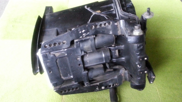 ขายท่อนหางกลาง ครอบข้าง  ปากกา และชุดทิมไฟฟ้า MERCURY 150 EFI ปี 1999