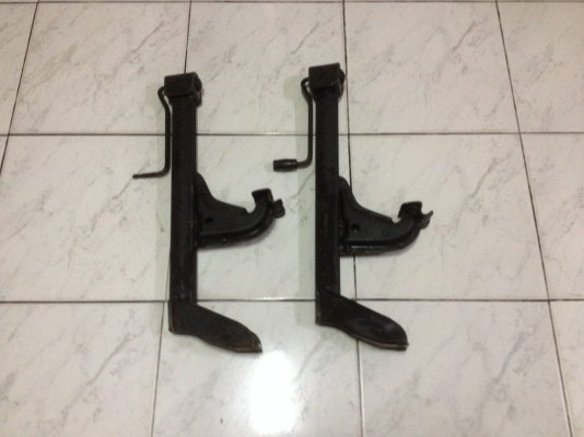 ขายแม่แรงเดิม e30 มี2อัน อันละ 300บาท โทร0924462525โส