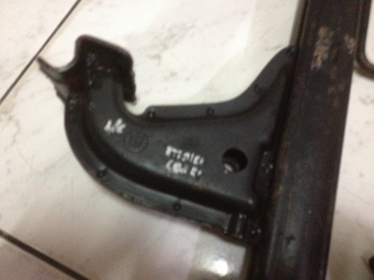 ขายแม่แรงเดิม e30 มี2อัน อันละ 300บาท โทร0924462525โส