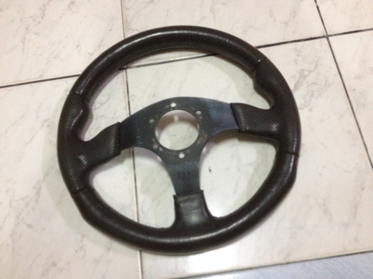 ขายพวงมาลัยmomo 13.5 หนังไม่ขาด เอาไปใส่เล่น ราคา200บาท โทร0924462525โส ขายพวงมาลัยmomo 13.5 หนังไม่ขาด เอาไปใส่เล่น ราคา200บาท โทร0924462525โส