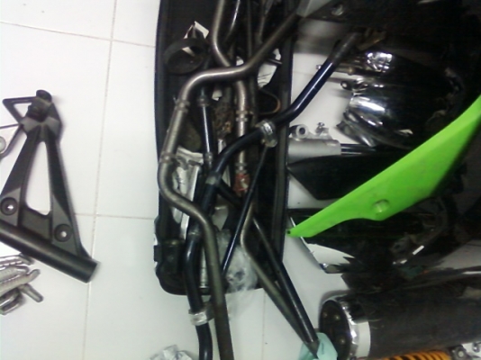 ขายเหมายกกอง ถังน้ำมัน 4 ลูก เครื่อง 2 ตัว และอะไหล่อื่นๆ อีกมากมายกายกอง ขายเหมายกกอง ถังน้ำมัน 4 ลูก เครื่อง 2 ตัว และอะไหล่อื่นๆ อีกมากมายกายกอง