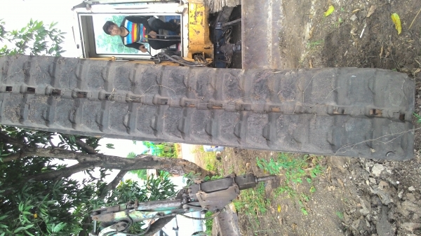 ขาย แทร์คยาง pc 75 โคมัสสุ ราคา 15000 ข้อหาง