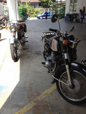 ขาย k125 สภาพสวยกริ๊บ มี 2 คัน ดำและขาว สนใจสอบถามได้