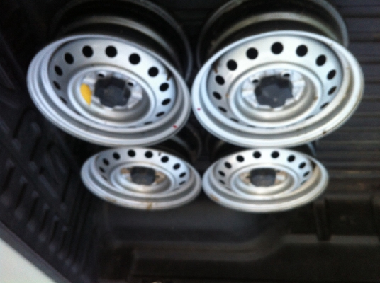 ขายล้อกะทะ4รูขบ14นิ้ว ราคา 2000 บาท ขายล้อกะทะ4รูขบ14นิ้ว ราคา 2000 บาท