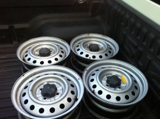 ขายล้อกะทะ4รูขบ14นิ้ว ราคา 2000 บาท ขายล้อกะทะ4รูขบ14นิ้ว ราคา 2000 บาท