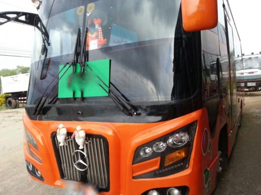 รถบัส  6 ล้อ FB4J  140 แรงม้า. ปี 43   สนใจติดต่อ 081 - 6079515