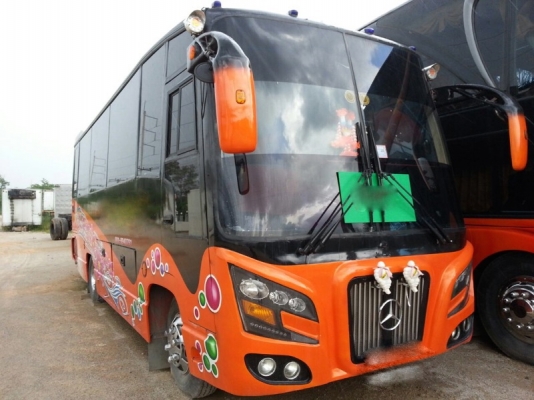 รถบัส  6 ล้อ FB4J  140 แรงม้า. ปี 43   สนใจติดต่อ 081 - 6079515