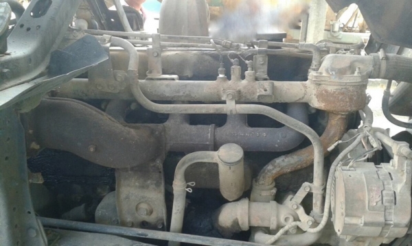 รถนิสสัน  10  ล้อ โม่ปูน  230 แรงม้า. ปี 37  ( มีขาย 2 คัน. )   สนใจติดต่อ  081 - 6079515