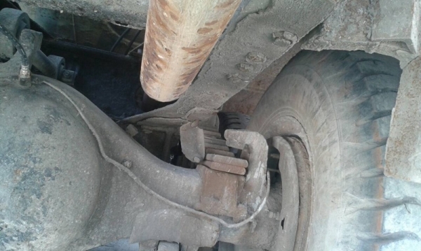 รถนิสสัน  10  ล้อ โม่ปูน  230 แรงม้า. ปี 37  ( มีขาย 2 คัน. )   สนใจติดต่อ  081 - 6079515