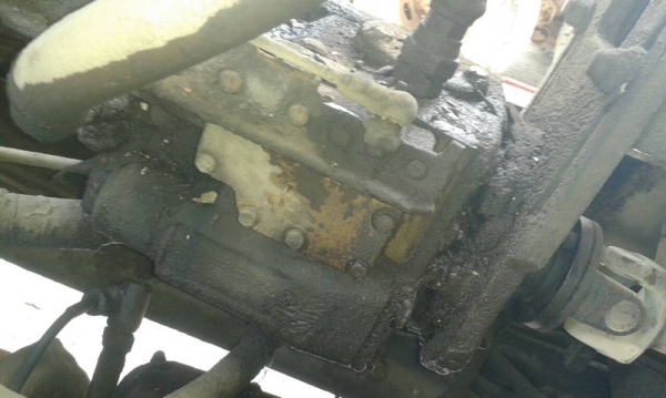 รถนิสสัน  10  ล้อ โม่ปูน  230 แรงม้า. ปี 37  ( มีขาย 2 คัน. )   สนใจติดต่อ  081 - 6079515