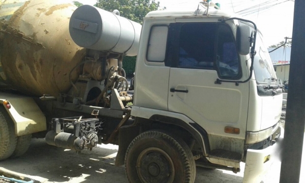 รถนิสสัน  10  ล้อ โม่ปูน  230 แรงม้า. ปี 37  ( มีขาย 2 คัน. )   สนใจติดต่อ  081 - 6079515