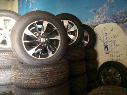 ขายเหมาล้อพร้อมแม็คสวยๆ  200 กว่าเส้น