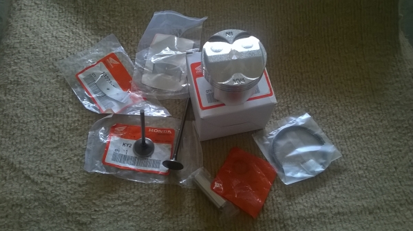 ขายลูกสูบ cb cbr nc   ไซร์ std  +25 +50 +75 +100  และอะหลั่ยใหม่สั่งได้ครับ