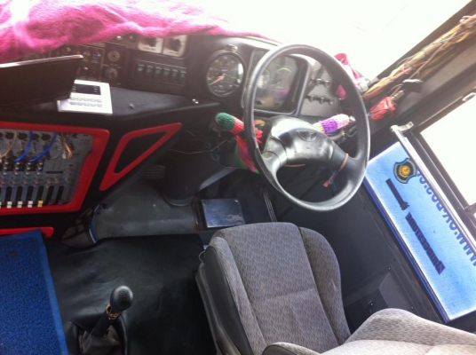 ด่วนบัส 6 ล้อเครื่องแดร์วูสภาพพร้อมใช้งาน