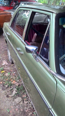 ขายด่วนครับ benz สภาพสวยลดราคาเหลือ 39000 รายละเอียดโทรสอบถามได้