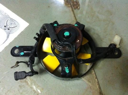 (ส่งEMS ให้คุณสุธี จ.อยุธยา เรียบร้อยแล้ว ขอบคุณมากครับ)พัดลมหม้อน้ำ ฮอนด้าโซนิค ตัวล่าสุด แท้ติดรถ ให้ของแถมหมดเลยตามรูป ราคาต่อรองได้ สามพราน นครปฐม