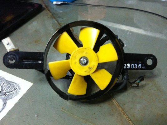 (ส่งEMS ให้คุณสุธี จ.อยุธยา เรียบร้อยแล้ว ขอบคุณมากครับ)พัดลมหม้อน้ำ ฮอนด้าโซนิค ตัวล่าสุด แท้ติดรถ ให้ของแถมหมดเลยตามรูป ราคาต่อรองได้ สามพราน นครปฐม