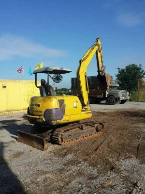 รถขุด KOMATSU PC30-7