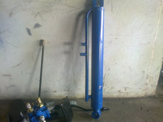 ขายคอนโทนใบดันหน้าและกระบอกยกดันหน้าซื้อมาไม่ได้ใช้ขายถูกๆสนใจ0810076640