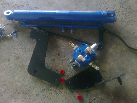 ขายคอนโทนใบดันหน้าและกระบอกยกดันหน้าซื้อมาไม่ได้ใช้ขายถูกๆสนใจ0810076640