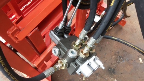 **87,000 บ.ต่อรอง**ขาย"ลิฟท์ยกผลผลิตการเกษตรแบบดั้มได้" สภาพต่อใหม่ ยังไม่ผ่านการใช้งาน เหล็กหนาแข็งแรงทนทาน งานฝีมือคุณภาพ ใช้งานง่าย สะดวก ต่อพ่วงกับรถไถได้ทุกร่น/ทุกยี่ห้อ ที่มีระบบ PTO ระบบยกด้วยPTO ดั้มด้วยระบบไฮดรอลิก ยก/จุ/ดั้ม ได้ 600 กก **87,000 บ.ต่อรอง**ขาย"ลิฟท์ยกผลผลิตการเกษตรแบบดั้มได้" สภาพต่อใหม่ ยังไม่ผ่านการใช้งาน เหล็กหนาแข็งแรงทนทาน งานฝีมือคุณภาพ ใช้งานง่าย สะดวก ต่อพ่วงกับรถไถได้ทุกร่น/ทุกยี่ห้อ ที่มีระบบ PTO ระบบยกด้วยPTO ดั้มด้วยระบบไฮดรอลิก ยก/จุ/ดั้ม ได้ 600 กก