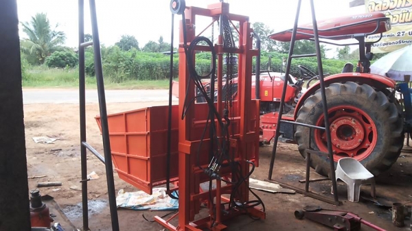 **87,000 บ.ต่อรอง**ขาย"ลิฟท์ยกผลผลิตการเกษตรแบบดั้มได้" สภาพต่อใหม่ ยังไม่ผ่านการใช้งาน เหล็กหนาแข็งแรงทนทาน งานฝีมือคุณภาพ ใช้งานง่าย สะดวก ต่อพ่วงกับรถไถได้ทุกร่น/ทุกยี่ห้อ ที่มีระบบ PTO ระบบยกด้วยPTO ดั้มด้วยระบบไฮดรอลิก ยก/จุ/ดั้ม ได้ 600 กก **87,000 บ.ต่อรอง**ขาย"ลิฟท์ยกผลผลิตการเกษตรแบบดั้มได้" สภาพต่อใหม่ ยังไม่ผ่านการใช้งาน เหล็กหนาแข็งแรงทนทาน งานฝีมือคุณภาพ ใช้งานง่าย สะดวก ต่อพ่วงกับรถไถได้ทุกร่น/ทุกยี่ห้อ ที่มีระบบ PTO ระบบยกด้วยPTO ดั้มด้วยระบบไฮดรอลิก ยก/จุ/ดั้ม ได้ 600 กก
