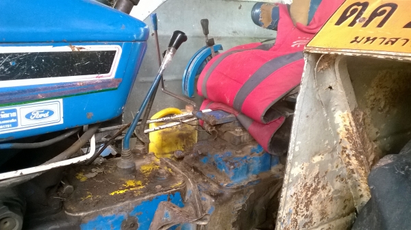 ฟอร์ด68 T2 อุปกรณ์สองอย่าง มีดันหน้ากับหางเจ็ด สีสันยังสวย โทร 081-0745778 ลุงโหนกรับสาย อยู่โคราช