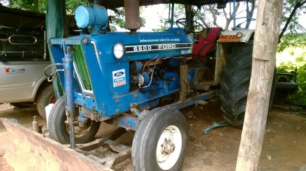 ฟอร์ด68 T2 อุปกรณ์สองอย่าง มีดันหน้ากับหางเจ็ด สีสันยังสวย โทร 081-0745778 ลุงโหนกรับสาย อยู่โคราช