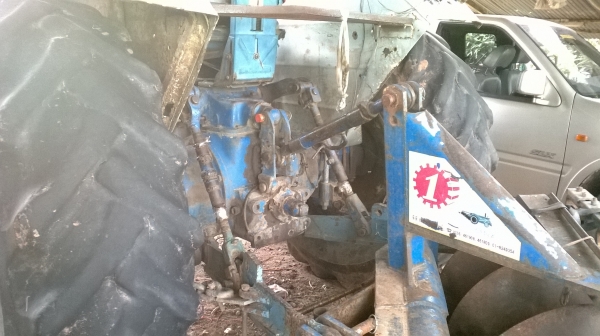 ฟอร์ด68 T2 อุปกรณ์สองอย่าง มีดันหน้ากับหางเจ็ด สีสันยังสวย โทร 081-0745778 ลุงโหนกรับสาย อยู่โคราช