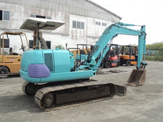 ขายรถขุด-ดัน KOMATSU  PC 40-7   รถเก่านอก แท้.  สภาพดีพร้อมใช้ งาน  รถมีเอกสารแจ้งจำหน่าย