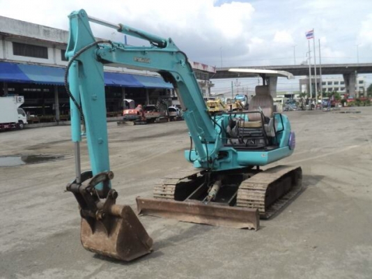 ขายรถขุด-ดัน KOMATSU  PC 40-7   รถเก่านอก แท้.  สภาพดีพร้อมใช้ งาน  รถมีเอกสารแจ้งจำหน่าย