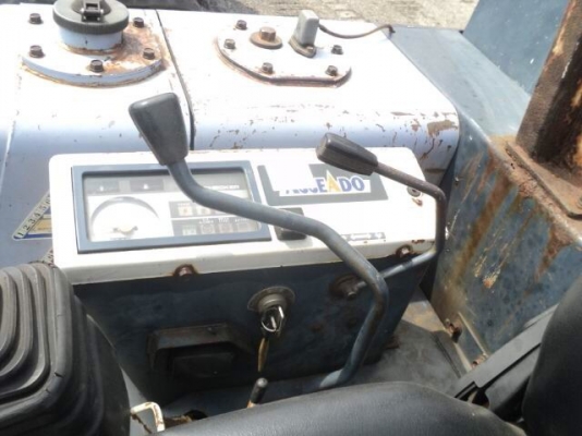 ขายรถขุด-ดัน KOBOTA KX -040. รถเก่านอก (นำเข้า) มีเอกสารแจ้งจำหน่าย เจ้าของขายเอง. สภาพดีพรัอมใช้.   เครื่องดี รถขุดเล็ก39แรงม้า ตีนไก่ สวิงบูม ไปพ์ปิ้ง ใบมีด เครื่องKUBOTA-V1902,4สูบ3869ชม.