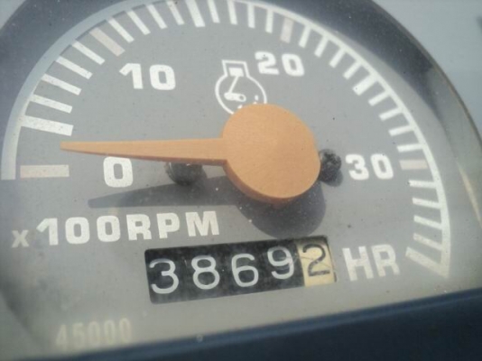 ขายรถขุด-ดัน KOBOTA KX -040. รถเก่านอก (นำเข้า) มีเอกสารแจ้งจำหน่าย เจ้าของขายเอง. สภาพดีพรัอมใช้.   เครื่องดี รถขุดเล็ก39แรงม้า ตีนไก่ สวิงบูม ไปพ์ปิ้ง ใบมีด เครื่องKUBOTA-V1902,4สูบ3869ชม.